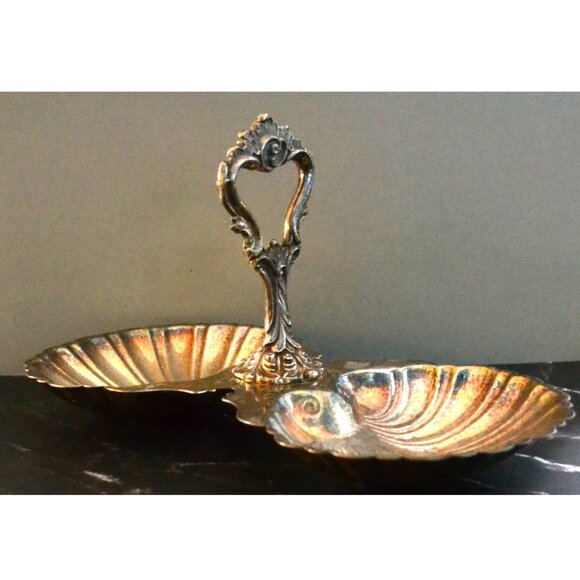 Vintage MCM Sheridan Silver Company Clam Shell Server Ornate Handle Dining - Picture 3 of 7